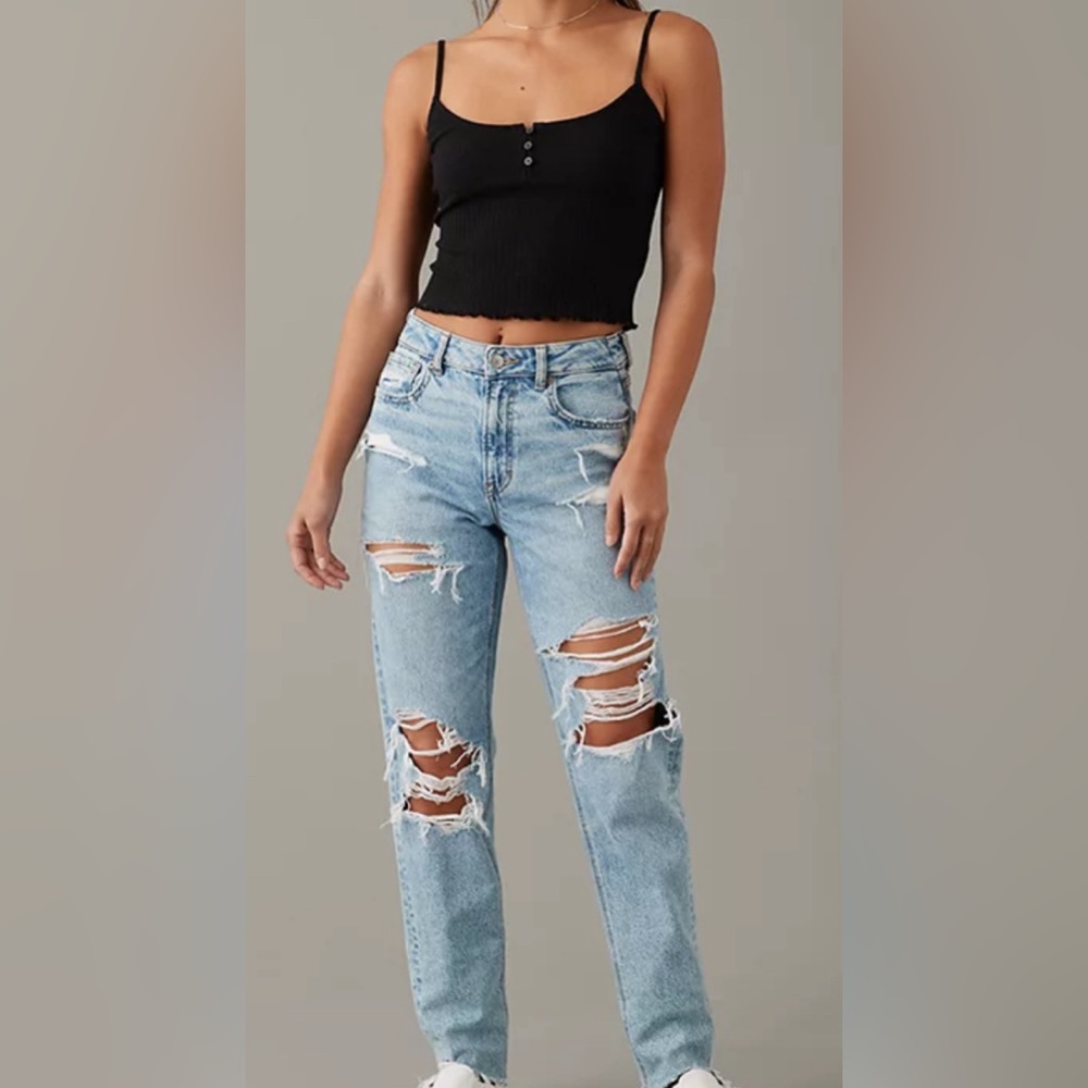 AE Ripped Mom Jean - Picture 8 of 9